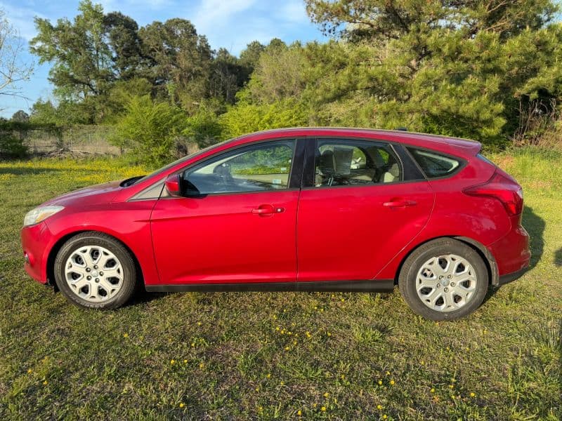2012 Ford Focus SE Hatchback 4D