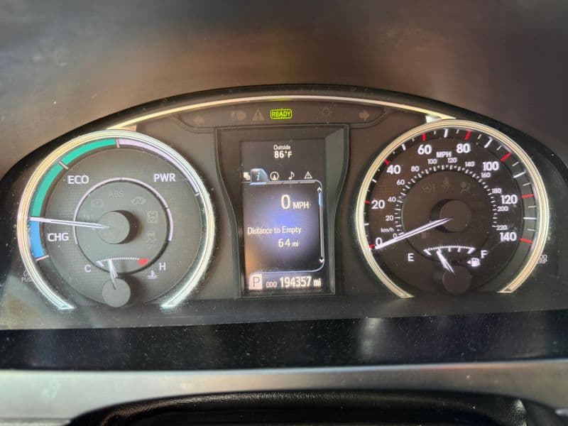 2016 Toyota Camry Hybrid SE Sedan 4D — photo 17 of 24
