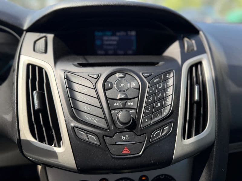 2012 Ford Focus SE Hatchback 4D — photo 20 of 25