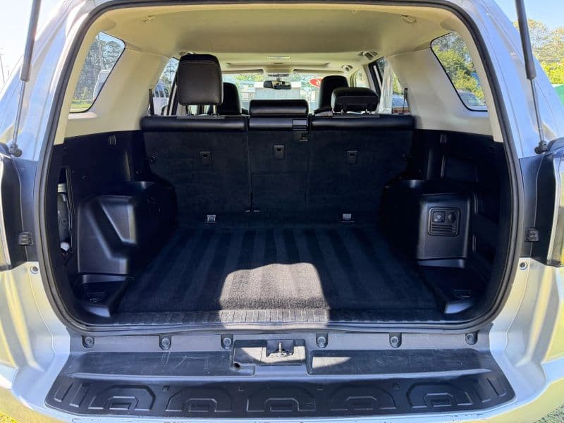 2016 Toyota 4Runner SR5 Premium Sport Utility 4D — photo 9 of 25