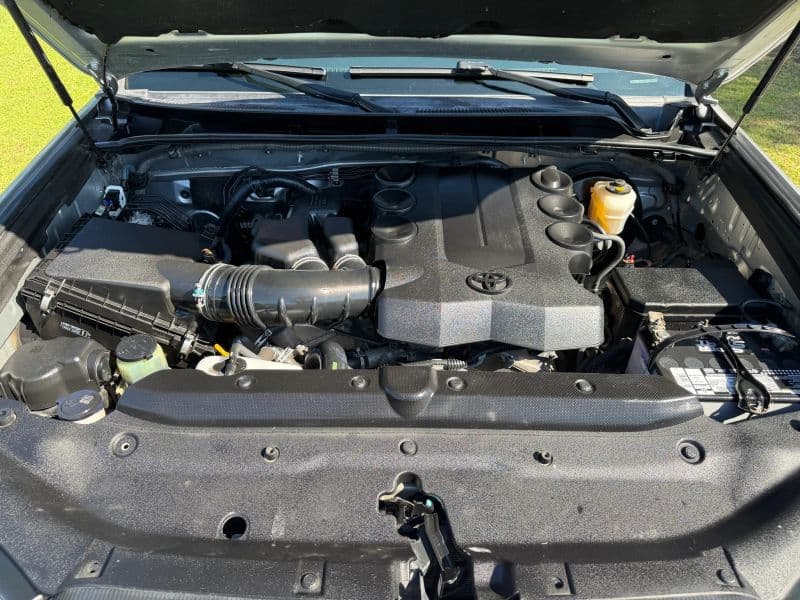 2016 Toyota 4Runner SR5 Premium Sport Utility 4D — photo 10 of 25