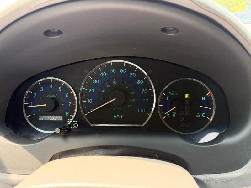 2006 Toyota Sienna LE Minivan 4D — photo 17 of 25