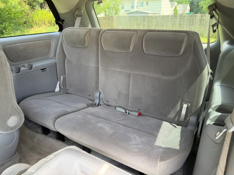 2006 Toyota Sienna LE Minivan 4D — photo 14 of 25