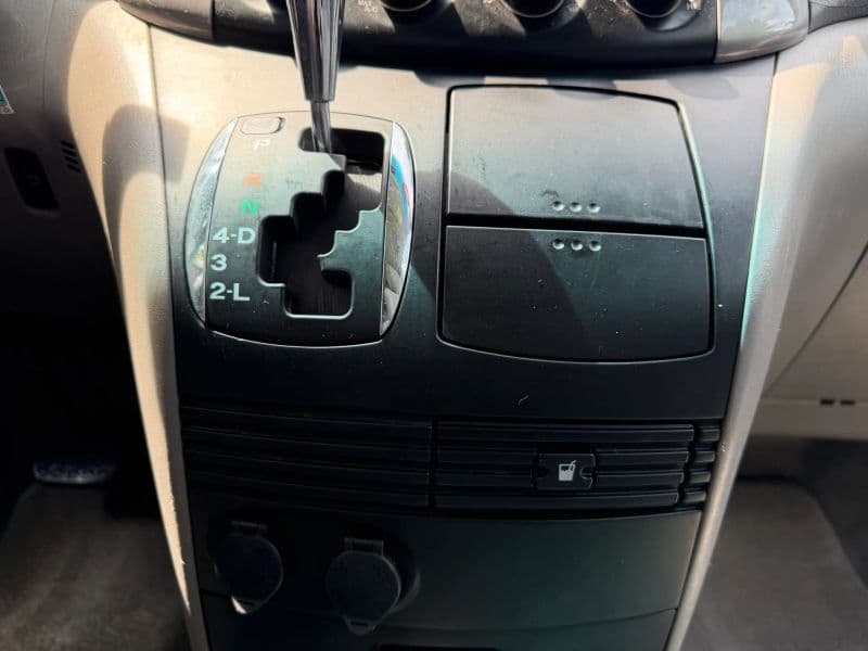 2006 Toyota Sienna LE Minivan 4D — photo 21 of 25