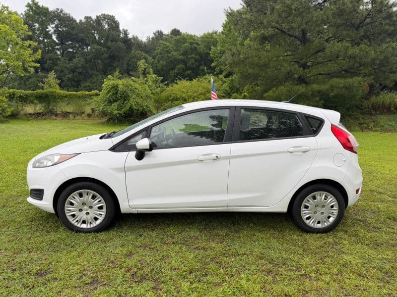 2017 Ford Fiesta SE Hatchback 4D