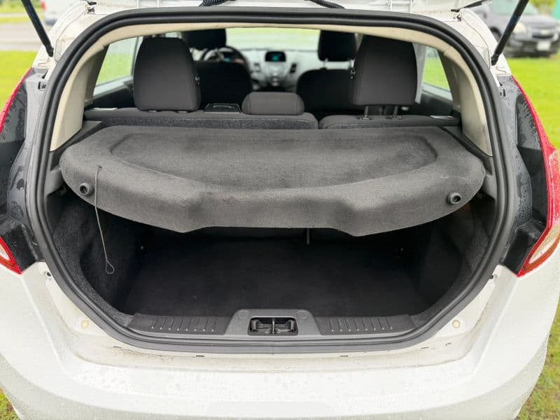 2017 Ford Fiesta SE Hatchback 4D — photo 9 of 24