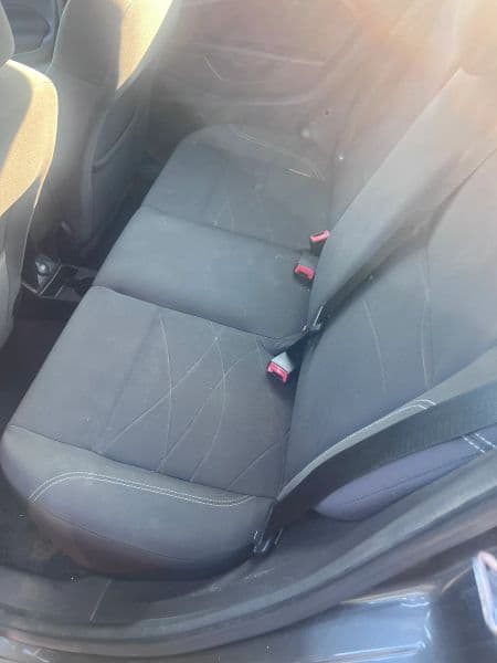 2015 Ford Fiesta SE Sedan 4D — photo 4 of 7
