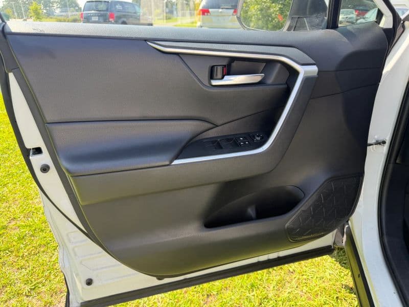 2019 Toyota RAV4 XLE Sport Utility 4D — photo 11 of 29