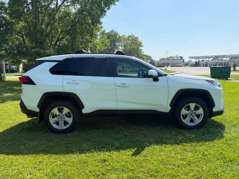 2019 Toyota RAV4 XLE Sport Utility 4D — photo 5 of 29