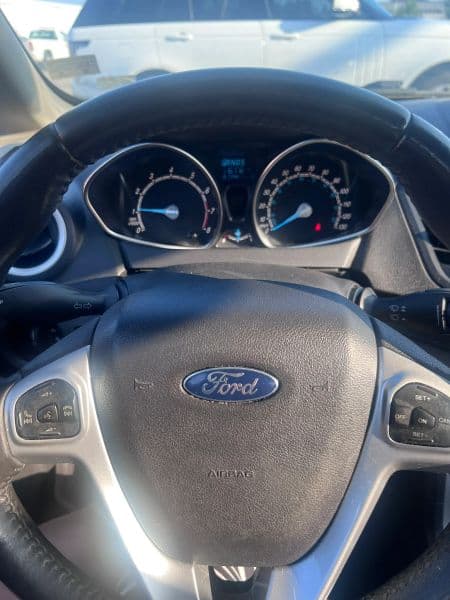 2015 Ford Fiesta SE Sedan 4D — photo 6 of 7