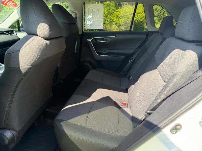 2019 Toyota RAV4 XLE Sport Utility 4D — photo 15 of 29