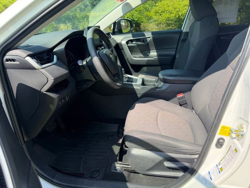 2019 Toyota RAV4 XLE Sport Utility 4D — photo 13 of 29