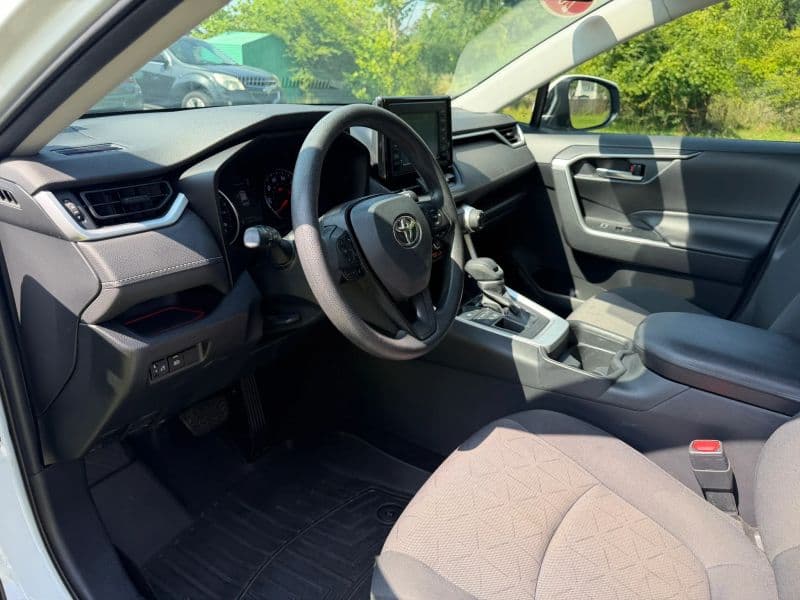 2019 Toyota RAV4 XLE Sport Utility 4D — photo 12 of 29
